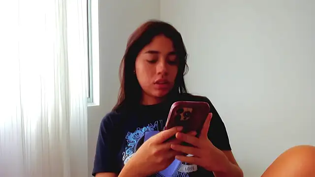 Snapshot of AriaMontgomery chatting on 07/17/26, 04:45 AriaMontgomery online show from 07/17/26, 04:45