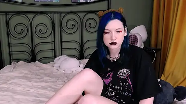 Snapshot of BlackyTea chatting on 01/05/25, 10:29 BlackyTea online show from 01/05/25, 10:29