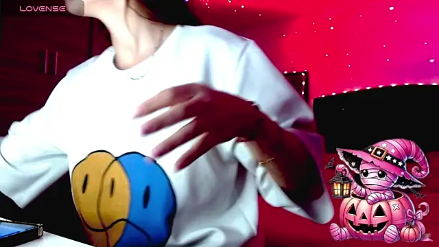 holy juli online show from 10/29/25, 03:20