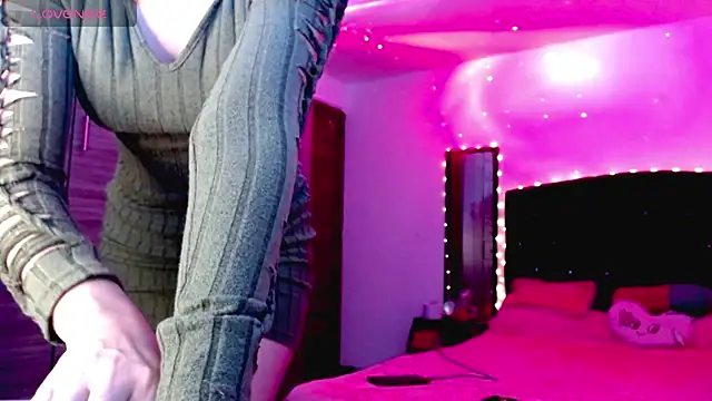 holy juli online show from 11/11/25, 03:39