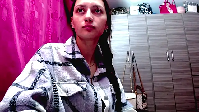 holy juli online show from 02/15/26, 03:58