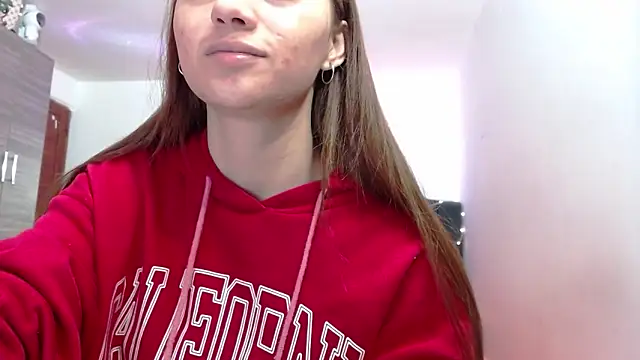 holy juli online show from 03/18/26, 04:37