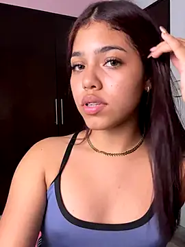 Snapshot of KellyOlsenbe chatting on 10/30/25, 09:15 KellyOlsenbe online show from 10/30/25, 09:15