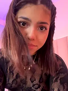 Snapshot of KellyOlsenbe chatting on 12/14/25, 08:35 KellyOlsenbe online show from 12/14/25, 08:35