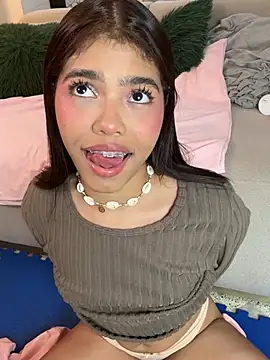 Snapshot of KellyOlsenbe chatting on 03/12/26, 08:48 KellyOlsenbe online show from 03/12/26, 08:48