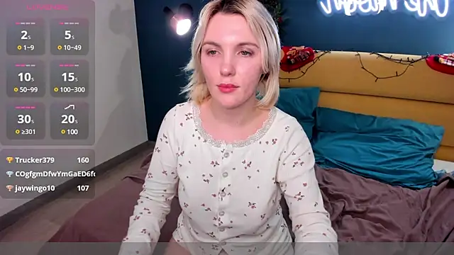 Snapshot of Fluffy_Monica chatting on 01/08/25, 01:09 Fluffy Monica online show from 01/08/25, 01:09