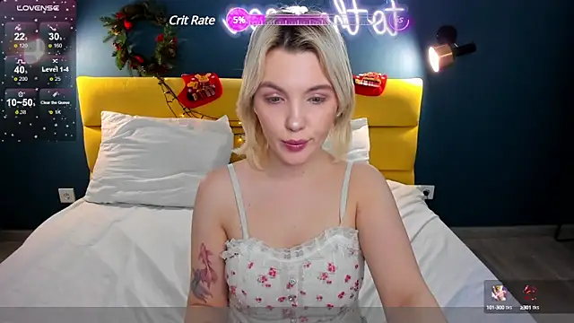 Snapshot of Fluffy_Monica chatting on 01/15/25, 01:12 Fluffy Monica online show from 01/15/25, 01:12