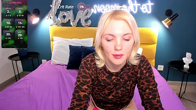 Snapshot of Fluffy_Monica chatting on 03/12/25, 04:19 Fluffy Monica online show from 03/12/25, 04:19