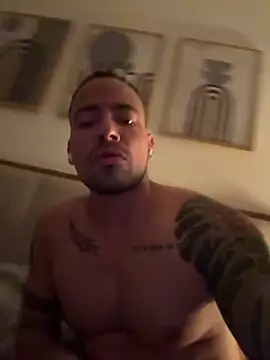 Snapshot of Kaueleon chatting on 03/16/25, 08:10 Kaueleon online show from 03/16/25, 08:10