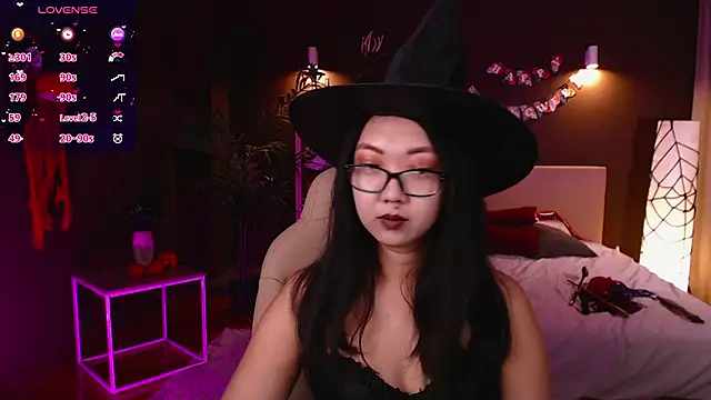 Marine Vact online show from 10/31/25, 02:07