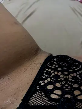 Snapshot of luara1988 chatting on 12/01/25, 12:59 luara1988 online show from 12/01/25, 12:59