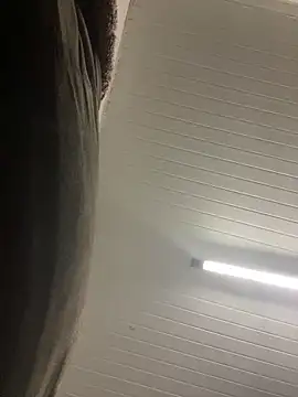 Snapshot of luara1988 chatting on 12/20/25, 10:28 luara1988 online show from 12/20/25, 10:28