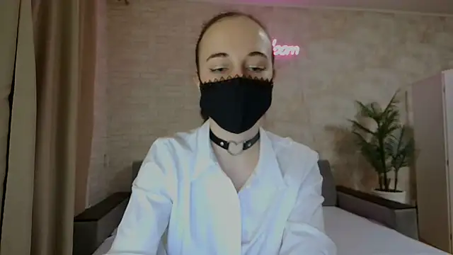 Snapshot of Anika_bloom chatting on 02/05/25, 12:42 Anika bloom online show from 02/05/25, 12:42