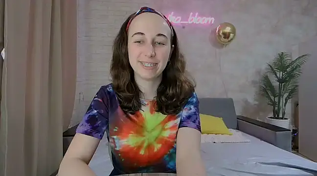 Snapshot of Anika_bloom chatting on 02/17/25, 07:26 Anika bloom online show from 02/17/25, 07:26