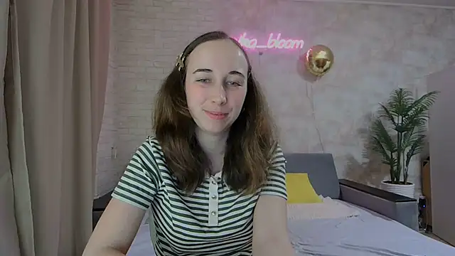 Snapshot of Anika_bloom chatting on 02/18/25, 08:47 Anika bloom online show from 02/18/25, 08:47