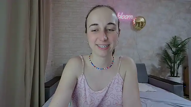 Snapshot of Anika_bloom chatting on 02/20/25, 10:59 Anika bloom online show from 02/20/25, 10:59