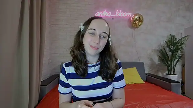 Snapshot of Anika_bloom chatting on 02/25/25, 02:47 Anika bloom online show from 02/25/25, 02:47