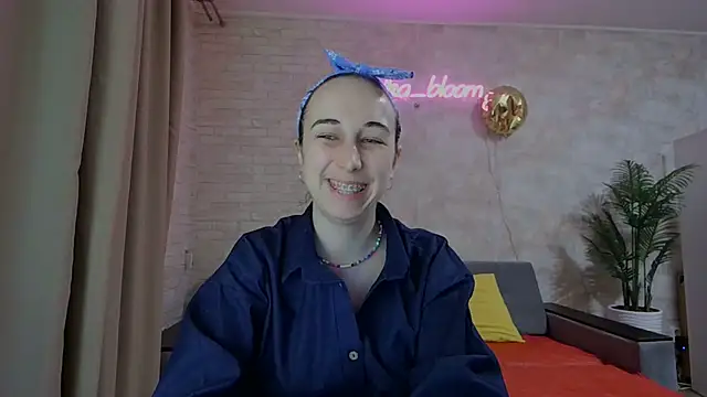 Snapshot of Anika_bloom chatting on 02/26/25, 09:16 Anika bloom online show from 02/26/25, 09:16