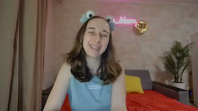 Snapshot of Anika_bloom chatting on 03/02/25, 02:30 Anika bloom online show from 03/02/25, 02:30