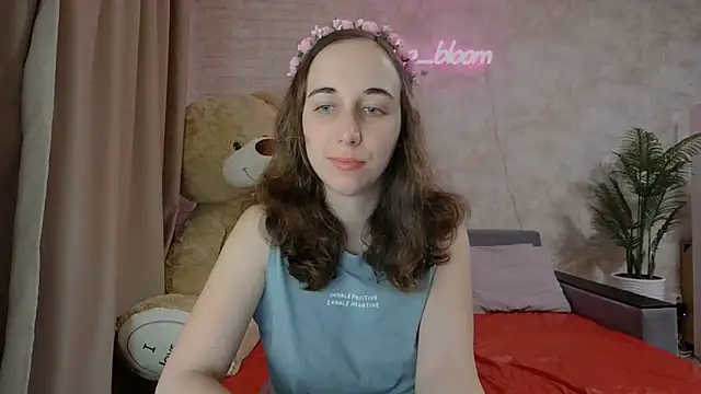 Snapshot of Anika_bloom chatting on 03/13/25, 05:43 Anika bloom online show from 03/13/25, 05:43