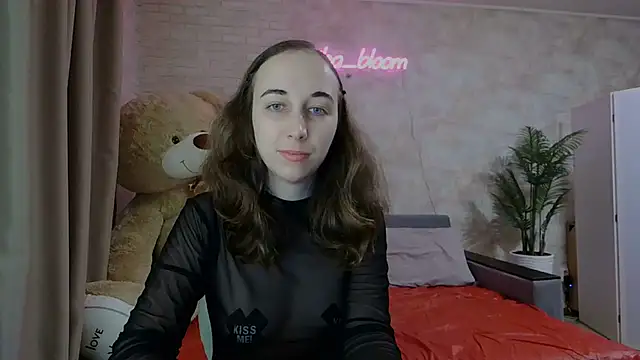 Snapshot of Anika_bloom chatting on 03/14/25, 09:32 Anika bloom online show from 03/14/25, 09:32