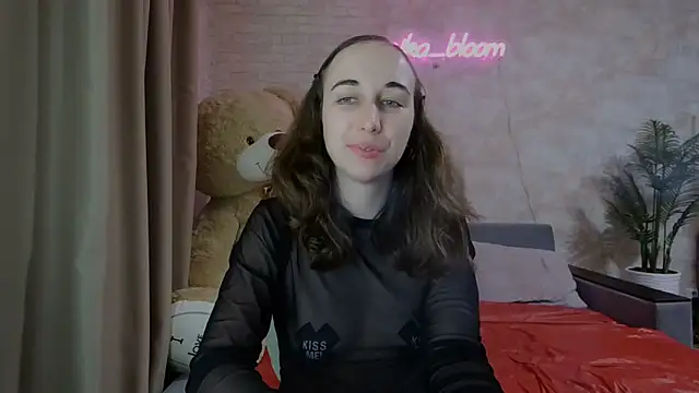 Snapshot of Anika_bloom chatting on 03/15/25, 12:47 Anika bloom online show from 03/15/25, 12:47