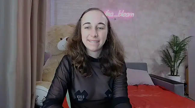 Snapshot of Anika_bloom chatting on 03/15/25, 06:58 Anika bloom online show from 03/15/25, 06:58