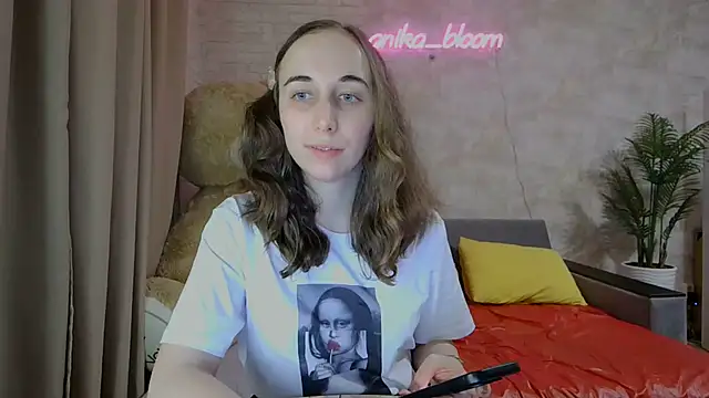 Snapshot of Anika_bloom chatting on 03/19/25, 02:16 Anika bloom online show from 03/19/25, 02:16