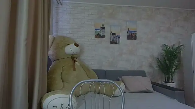 Snapshot of Anika_bloom chatting on 09/28/25, 06:52 Anika bloom online show from 09/28/25, 06:52