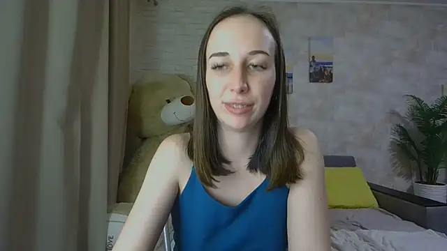 Snapshot of Anika_bloom chatting on 10/28/25, 09:57 Anika bloom online show from 10/28/25, 09:57