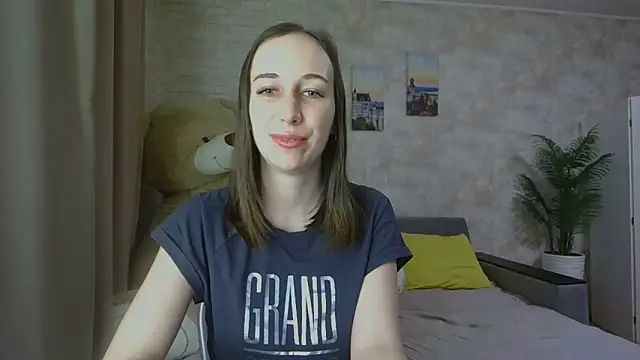 Snapshot of Anika_bloom chatting on 10/28/25, 10:56 Anika bloom online show from 10/28/25, 10:56