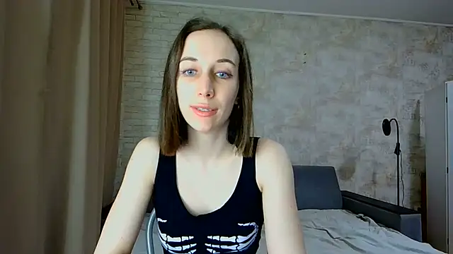 Snapshot of Anika_bloom chatting on 06/16/26, 10:12 Anika bloom online show from 06/16/26, 10:12