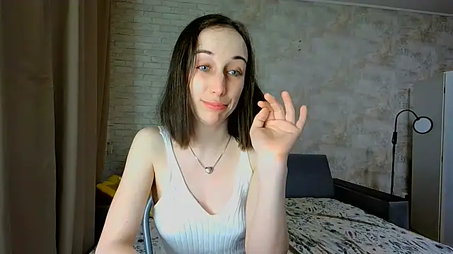 Snapshot of Anika_bloom chatting on 07/05/26, 07:21 Anika bloom online show from 07/05/26, 07:21