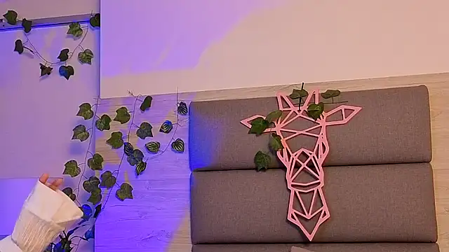 Lily Miiller online show from 11/09/25, 08:29