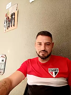 Snapshot of P4uzud4O chatting on 04/14/26, 06:47 P4uzud4O online show from 04/14/26, 06:47