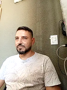 Snapshot of P4uzud4O chatting on 04/15/26, 01:40 P4uzud4O online show from 04/15/26, 01:40