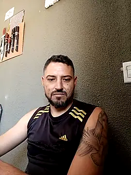 Snapshot of P4uzud4O chatting on 04/16/26, 12:39 P4uzud4O online show from 04/16/26, 12:39