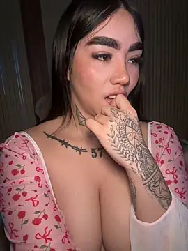 Snapshot of Nickiiiii chatting on 02/04/26, 04:51 Nickiiiii online show from 02/04/26, 04:51