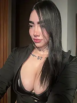 Snapshot of Nickiiiii chatting on 03/03/26, 04:51 Nickiiiii online show from 03/03/26, 04:51