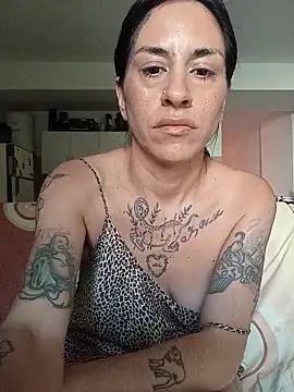 LaCristinatrans online show from 11/18/25, 06:56