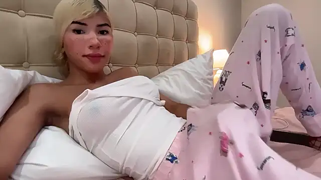 Snapshot of valeri-bigcock chatting on 11/26/25, 10:33 valeri-bigcock online show from 11/26/25, 10:33