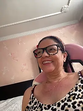 Snapshot of Sharongirl07 chatting on 01/18/25, 07:26 Sharongirl07 online show from 01/18/25, 07:26