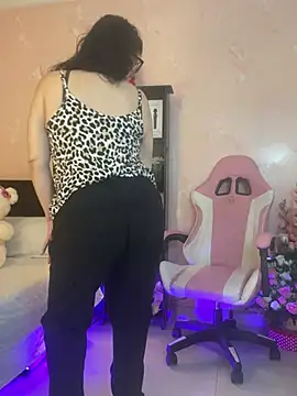 Snapshot of Sharongirl07 chatting on 03/01/25, 12:01 Sharongirl07 online show from 03/01/25, 12:01