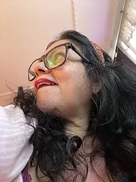 Snapshot of Sharongirl07 chatting on 03/03/25, 01:31 Sharongirl07 online show from 03/03/25, 01:31