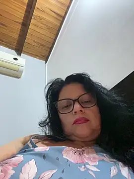 Snapshot of Sharongirl07 chatting on 09/21/25, 12:23 Sharongirl07 online show from 09/21/25, 12:23