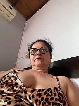 Snapshot of Sharongirl07 chatting on 10/09/25, 12:58 Sharongirl07 online show from 10/09/25, 12:58