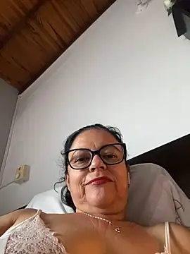 Snapshot of Sharongirl07 chatting on 10/20/25, 12:16 Sharongirl07 online show from 10/20/25, 12:16