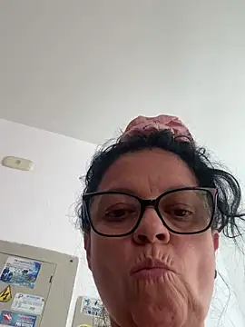 Sharongirl07 online show from 11/19/25, 03:45