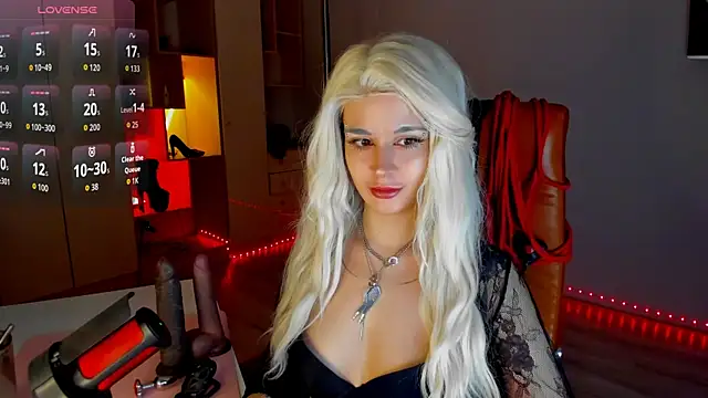 Snapshot of mollyposhh chatting on 03/13/26, 06:03 mollyposhh online show from 03/13/26, 06:03