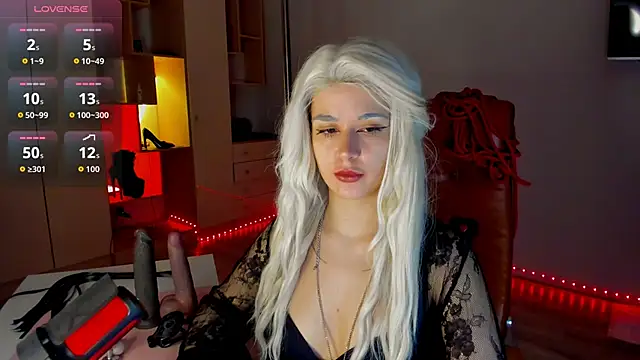 Snapshot of mollyposhh chatting on 03/23/26, 05:06 mollyposhh online show from 03/23/26, 05:06